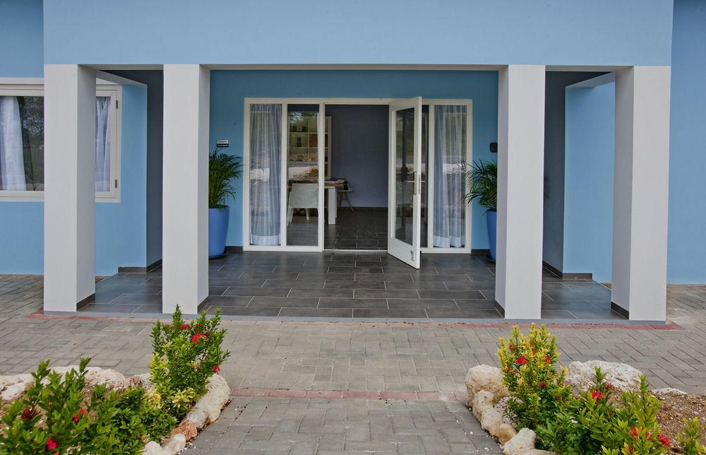 Sunny Curacao - Blue Bay Lodges Extérieur photo